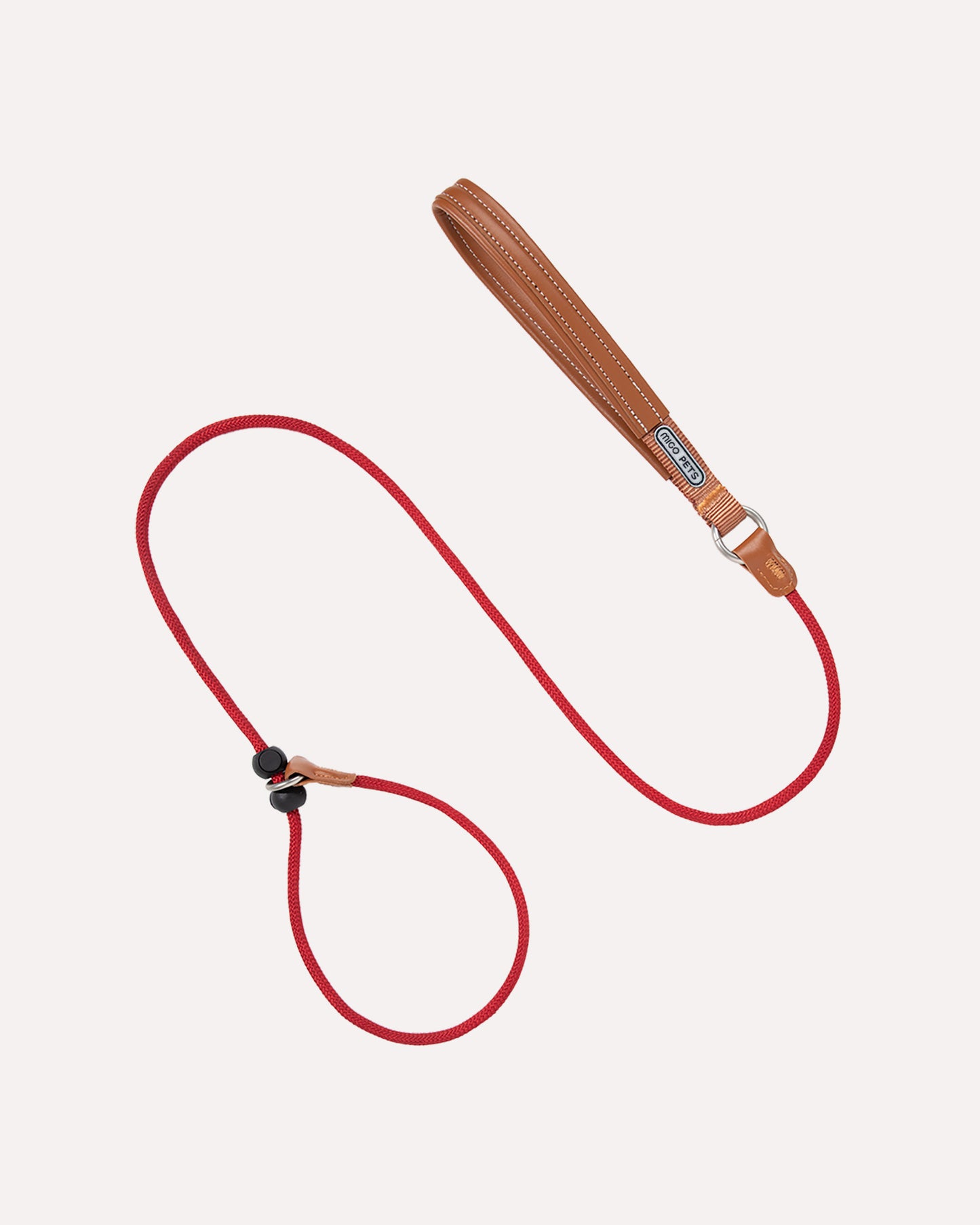 Overview of the dog slip lead in crimson red, featuring its complete design.