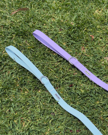 Comfort grip waterproof dog leash with soft lining for everyday walks