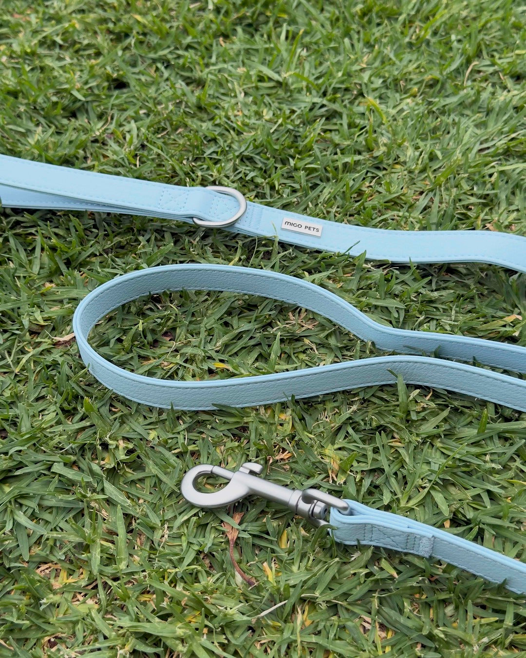 Sky blue waterproof dog leash made from vegan leather with zinc alloy clip