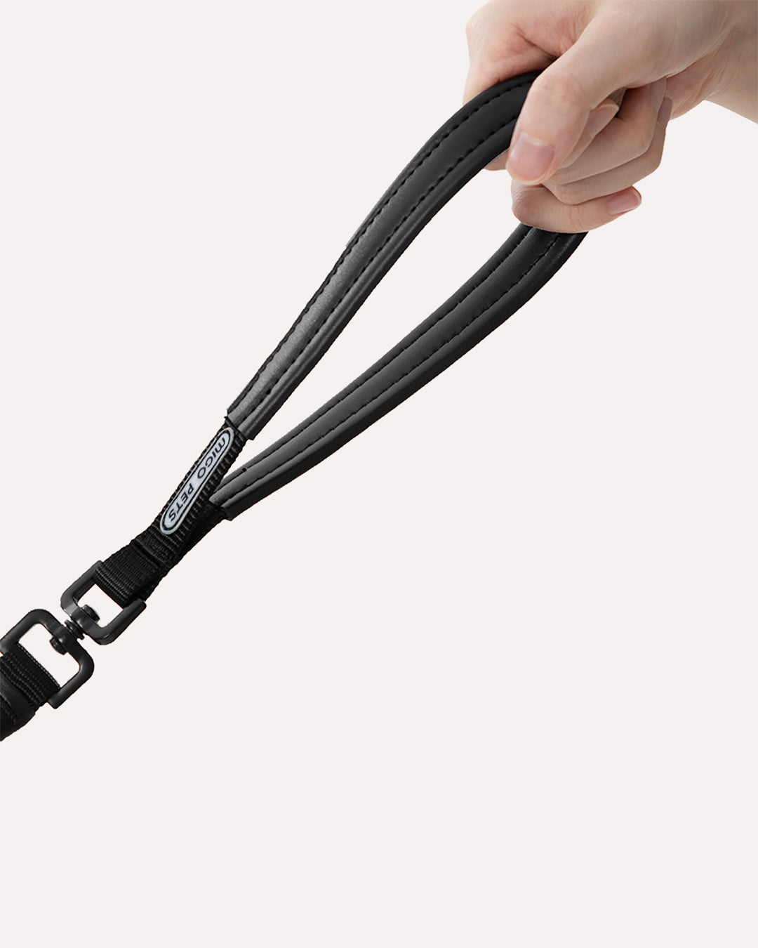 Close-up of the heavy duty dog slip lead, highlighting the leather handle.